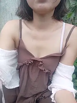 Snapshot of linda_bae00 chatting on June 11, 12:32 am linda bae00 online show from June 11, 12:32 am