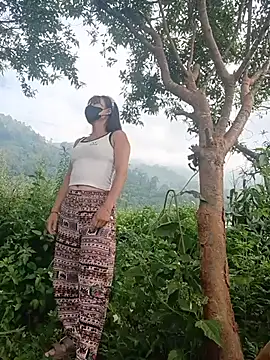 Snapshot of linda_bae00 chatting on June 18, 9:14 am linda bae00 online show from June 18, 9:14 am