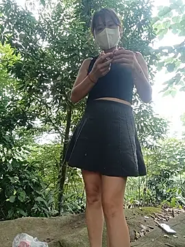 Snapshot of linda_bae00 chatting on June 22, 3:25 am linda bae00 online show from June 22, 3:25 am