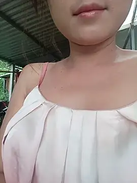 Snapshot of linda_bae00 chatting on June 27, 11:21 pm linda bae00 online show from June 27, 11:21 pm