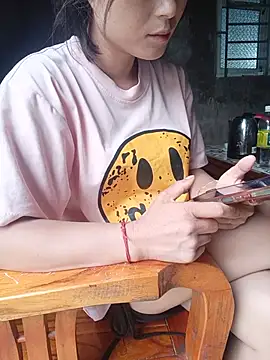 Snapshot of linda_bae00 chatting on July 2, 12:54 am linda bae00 online show from July 2, 12:54 am