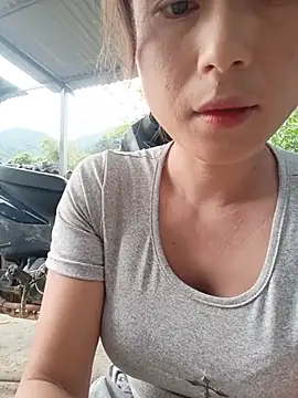 Snapshot of linda_bae00 chatting on July 25, 11:13 pm linda bae00 online show from July 25, 11:13 pm