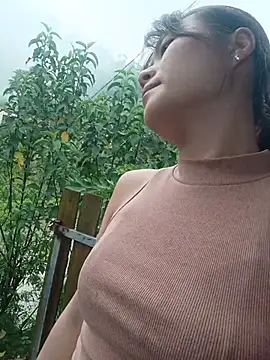Snapshot of linda_bae00 chatting on July 27, 11:34 pm linda bae00 online show from July 27, 11:34 pm