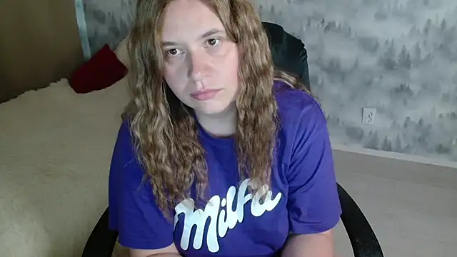 Snapshot of AdelinaLawson chatting on July 5, 10:00 am AdelinaLawson online show from July 5, 10:00 am
