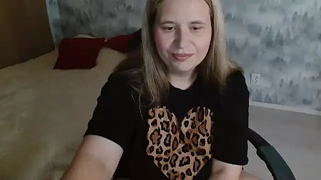 Snapshot of AdelinaLawson chatting on July 31, 5:18 am AdelinaLawson online show from July 31, 5:18 am