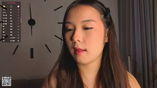 AlberthaEscue online show from October 4, 4:21 am