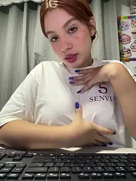 Snapshot of olivia_jass chatting on May 2, 2:11 pm olivia jass online show from May 2, 2:11 pm