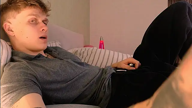 Snapshot of TalkingHead_0_ chatting on October 6, 11:40 am TalkingHead 0 online show from October 6, 11:40 am