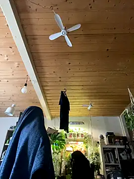 Snapshot of JohnDrippingCum chatting on September 17, 7:10 am JohnDrippingCum online show from September 17, 7:10 am