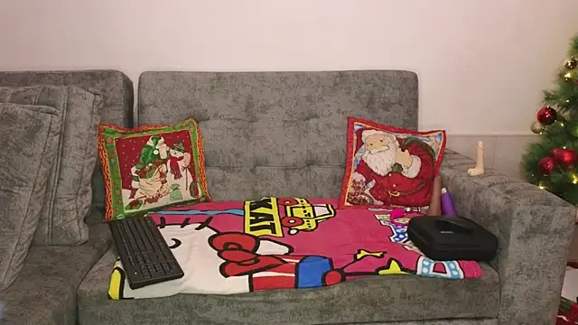 Snapshot of adahira08 chatting on December 17, 3:23 am adahira08 online show from December 17, 3:23 am