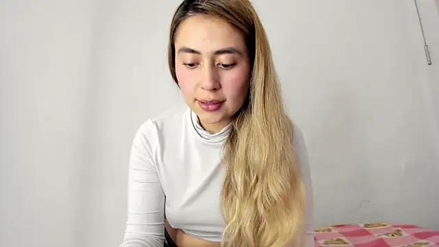 Snapshot of min-ji chatting on September 15, 7:47 pm min-ji online show from September 15, 7:47 pm