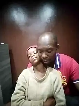 Snapshot of TinnyVsGiant chatting on October 31, 8:10 pm TinnyVsGiant online show from October 31, 8:10 pm