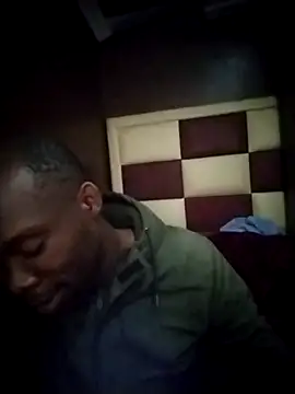 Snapshot of TinnyVsGiant chatting on November 7, 2:17 pm TinnyVsGiant online show from November 7, 2:17 pm