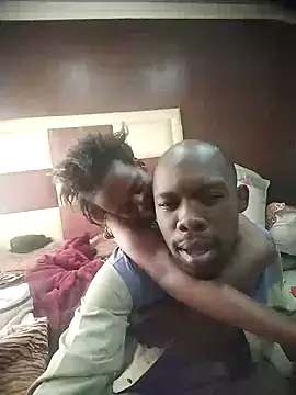 Snapshot of TinnyVsGiant chatting on December 4, 9:29 am TinnyVsGiant online show from December 4, 9:29 am