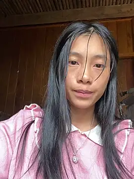 Snapshot of EmLy02 chatting on September 30, 1:43 am EmLy02 online show from September 30, 1:43 am