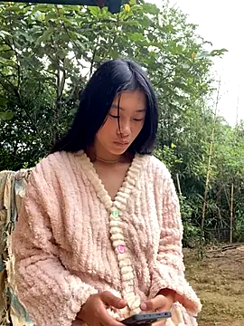 Snapshot of EmLy02 chatting on October 26, 1:00 am EmLy02 online show from October 26, 1:00 am