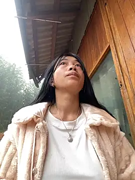 Snapshot of EmLy02 chatting on November 1, 12:12 am EmLy02 online show from November 1, 12:12 am