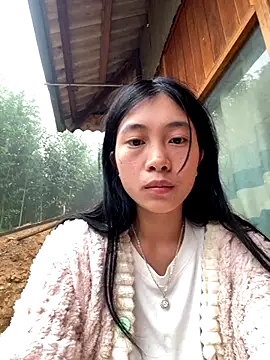 Snapshot of EmLy02 chatting on November 1, 12:40 pm EmLy02 online show from November 1, 12:40 pm