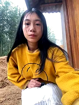 Snapshot of EmLy02 chatting on November 12, 12:00 am EmLy02 online show from November 12, 12:00 am