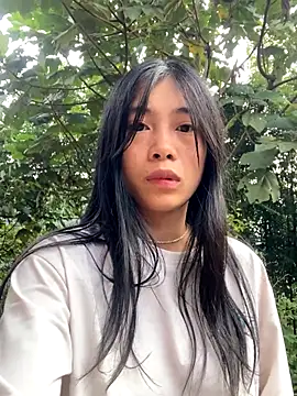 Snapshot of EmLy02 chatting on November 15, 12:08 am EmLy02 online show from November 15, 12:08 am