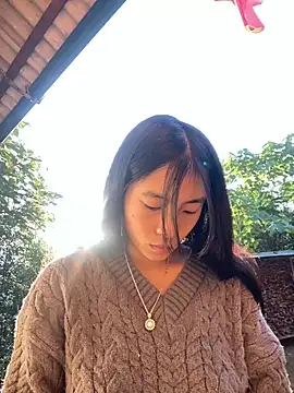 Snapshot of EmLy02 chatting on November 26, 12:33 am EmLy02 online show from November 26, 12:33 am