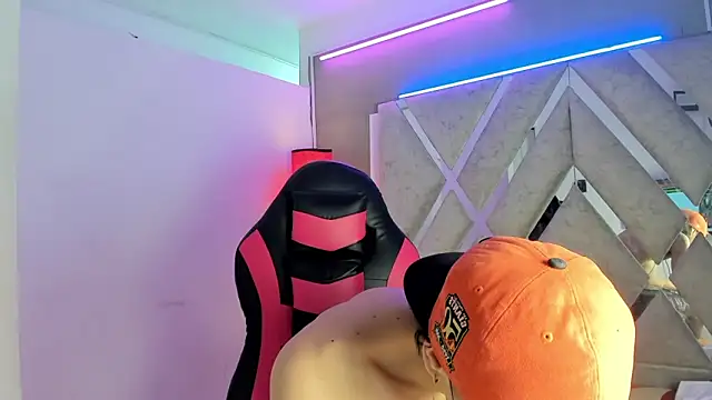 nicolai drake online show from December 1, 3:33 am