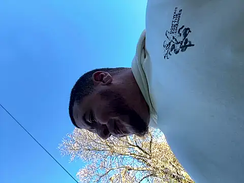 Snapshot of kev0n2389 chatting on October 11, 8:51 pm kev0n2389 online show from October 11, 8:51 pm