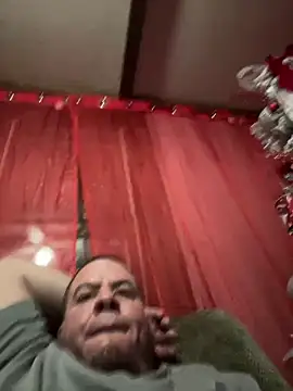 Snapshot of kev0n2389 chatting on December 15, 5:55 am kev0n2389 online show from December 15, 5:55 am