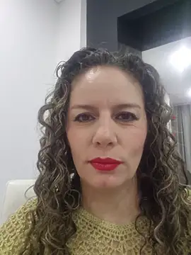 Snapshot of Nina_vallon chatting on June 4, 10:43 am Nina vallon online show from June 4, 10:43 am