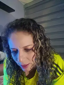 Snapshot of Nina_vallon chatting on June 25, 10:53 am Nina vallon online show from June 25, 10:53 am