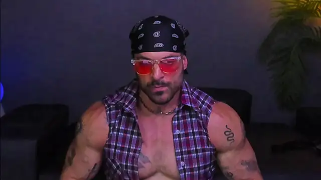 Snapshot of dennis_cox1 chatting on November 24, 2:28 pm dennis cox1 online show from November 24, 2:28 pm