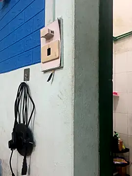 qinejr37 online show from September 8, 11:15 pm