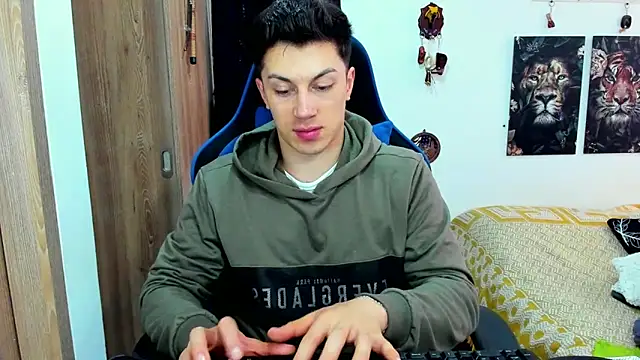 Snapshot of javiersexymann chatting on December 13, 7:53 pm javiersexymann online show from December 13, 7:53 pm