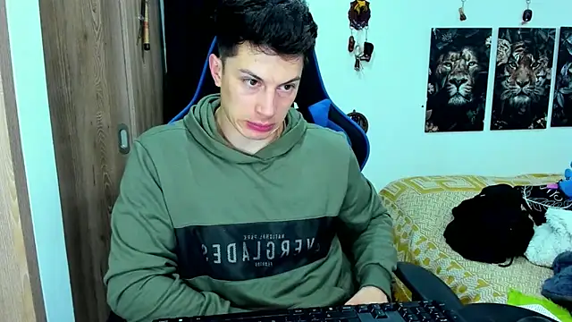 Snapshot of javiersexymann chatting on December 13, 10:55 pm javiersexymann online show from December 13, 10:55 pm