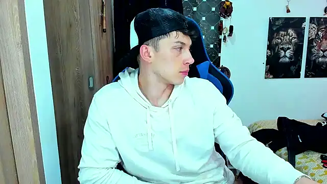 Snapshot of javiersexymann chatting on December 16, 8:37 pm javiersexymann online show from December 16, 8:37 pm