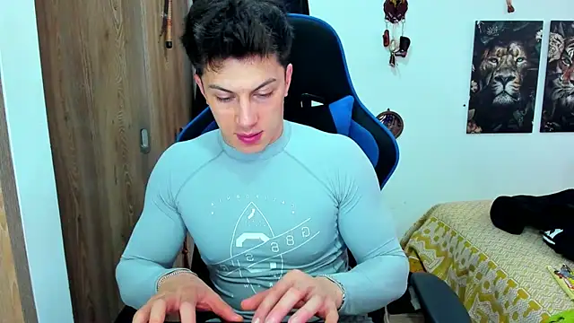 Snapshot of javiersexymann chatting on December 19, 8:44 pm javiersexymann online show from December 19, 8:44 pm