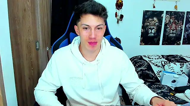 Snapshot of javiersexymann chatting on January 22, 7:45 pm javiersexymann online show from January 22, 7:45 pm