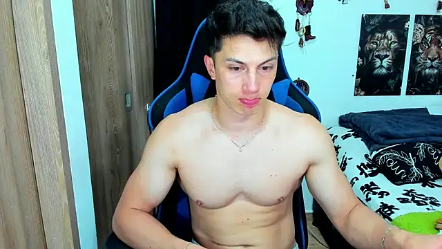 Snapshot of javiersexymann chatting on February 17, 11:42 pm javiersexymann online show from February 17, 11:42 pm