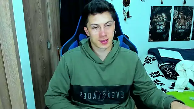 Snapshot of javiersexymann chatting on February 18, 11:41 pm javiersexymann online show from February 18, 11:41 pm