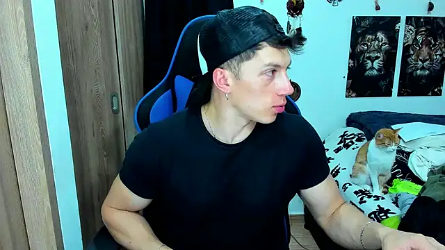 Snapshot of javiersexymann chatting on February 19, 5:27 am javiersexymann online show from February 19, 5:27 am