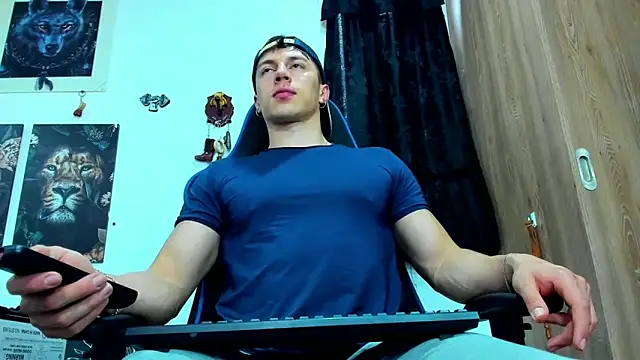 Snapshot of javiersexymann chatting on March 19, 9:16 pm javiersexymann online show from March 19, 9:16 pm