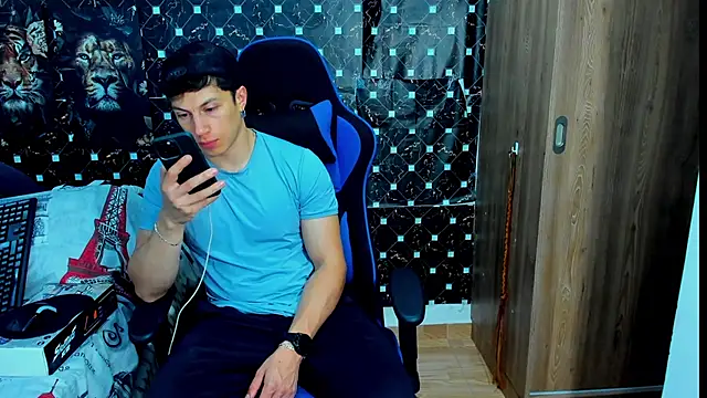 javiersexymann online show from January 9, 10:44 pm