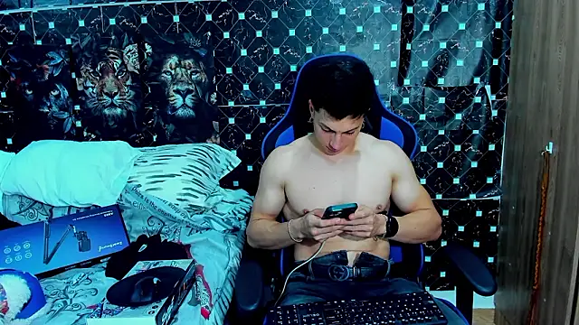 javiersexymann online show from February 9, 12:36 am