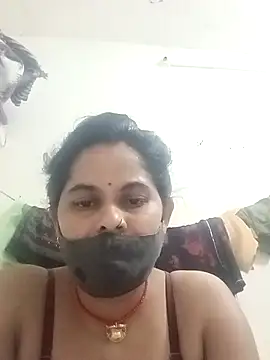 Snapshot of JULEE-740 chatting on October 29, 3:31 am JULEE-740 online show from October 29, 3:31 am