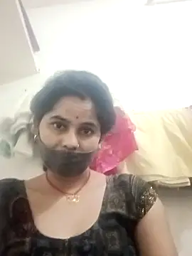 Snapshot of JULEE-740 chatting on November 9, 3:38 am JULEE-740 online show from November 9, 3:38 am