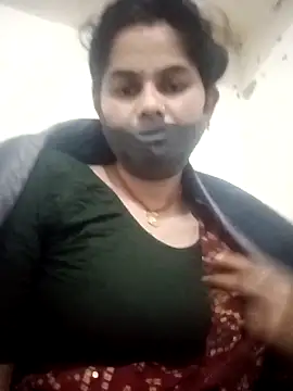 Snapshot of JULEE-740 chatting on November 14, 12:31 am JULEE-740 online show from November 14, 12:31 am