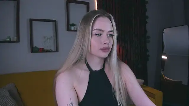 Snapshot of AvroraGoldie chatting on November 29, 10:29 am AvroraGoldie online show from November 29, 10:29 am