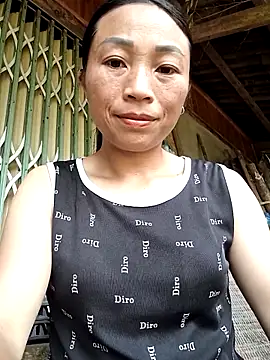 lucybaby00 online show from April 28, 4:17 am