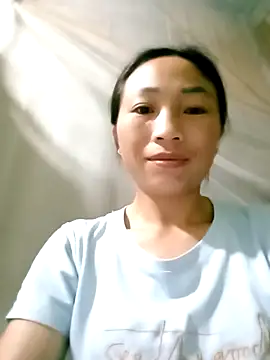 Snapshot of lucybaby00 chatting on May 8, 10:37 pm lucybaby00 online show from May 8, 10:37 pm
