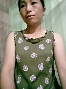 Snapshot of lucybaby00 chatting on June 23, 10:30 pm lucybaby00 online show from June 23, 10:30 pm